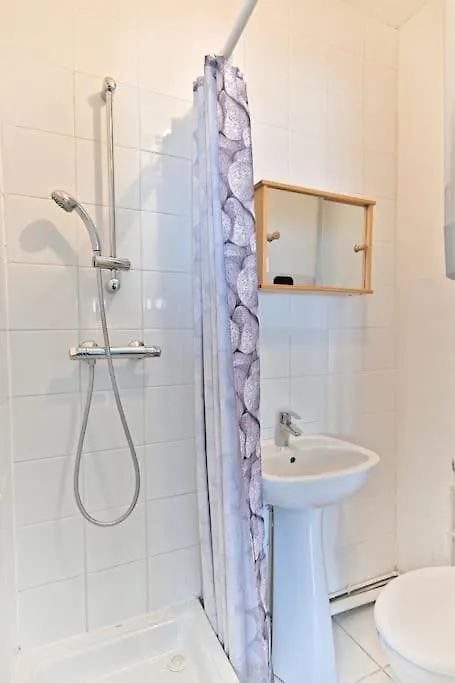 Apartment Appartement Colore Paris Rue Niepce France
