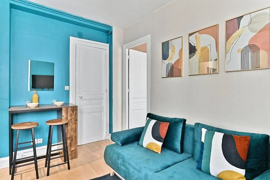 Apartment Appartement Colore Paris Rue Niepce France